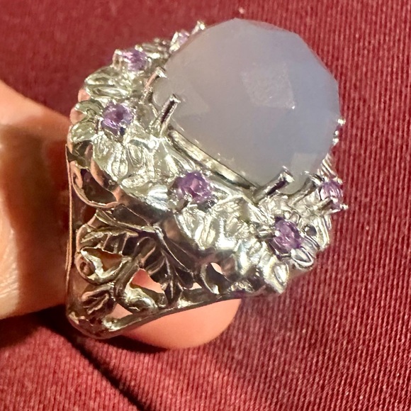 Elegant Sterling Silver stamped 925 and Purple Gemstone Ring - Picture 6 of 12